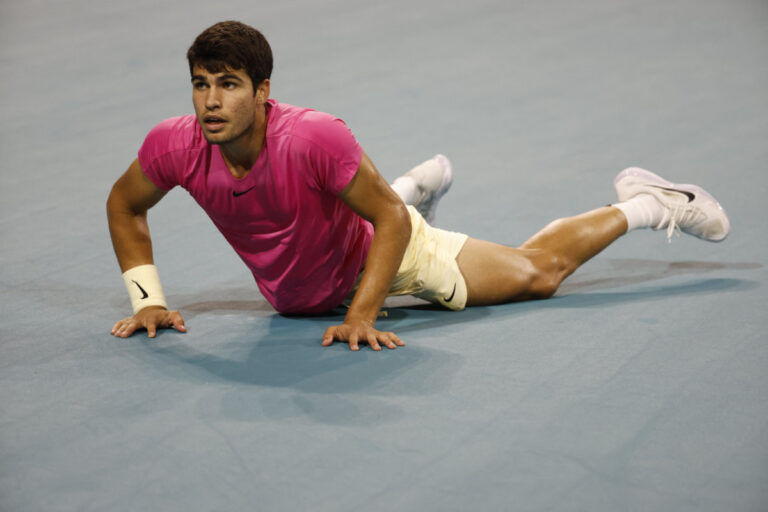Sinner downs Alcaraz to set up Miami final with Medvedev