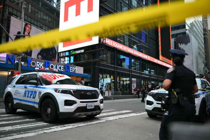 Woman stabs 2 people in New York City’s Times Square, killing 1, then is killed by police